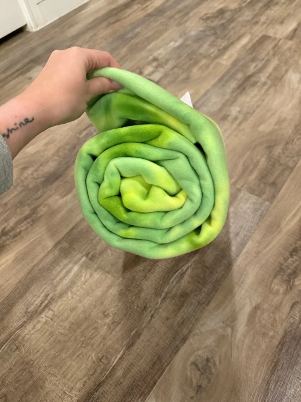 NWT Blizzard Fleece Fabric Roll - Neon Green Tie-Dye - Picture 3 of 3